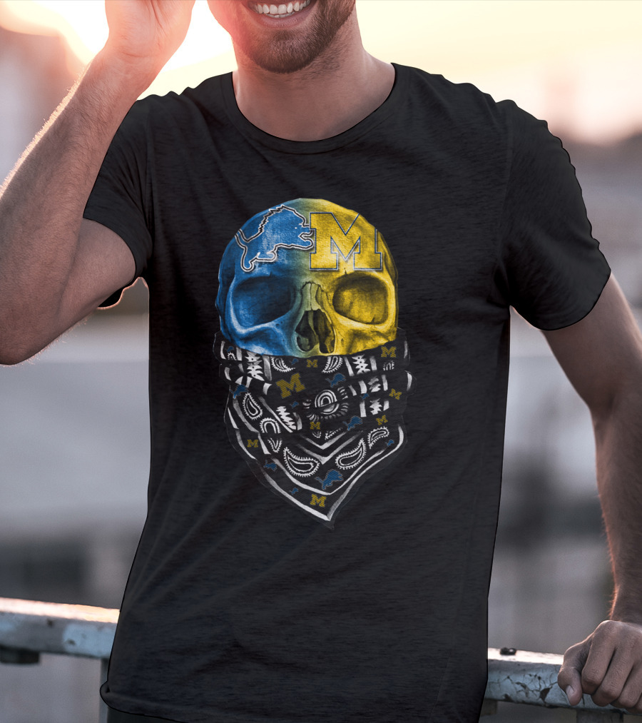 Lions Blue Michigan M Skull Bandana T-Shirt