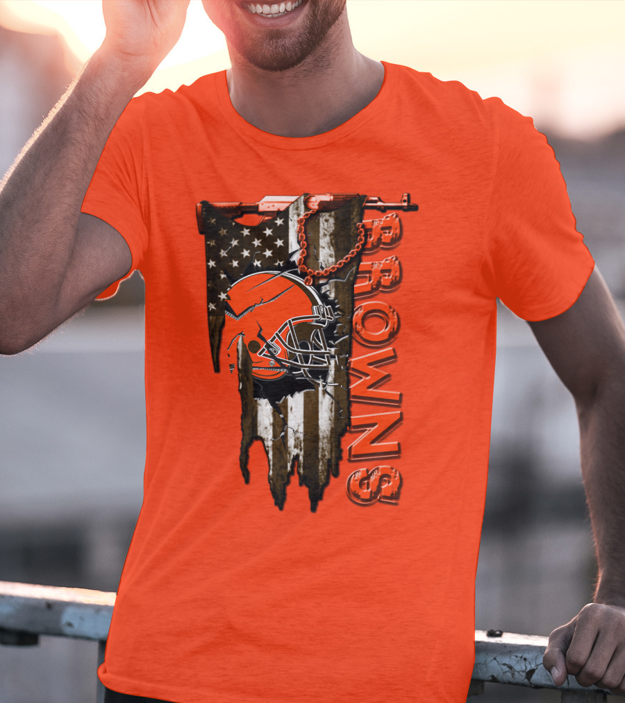 Cleveland Browns American Flag Football Helmet Browns T-Shirt