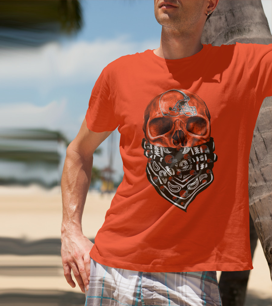 Cleveland Browns Skull With Helmet And Bandana T-Shirt