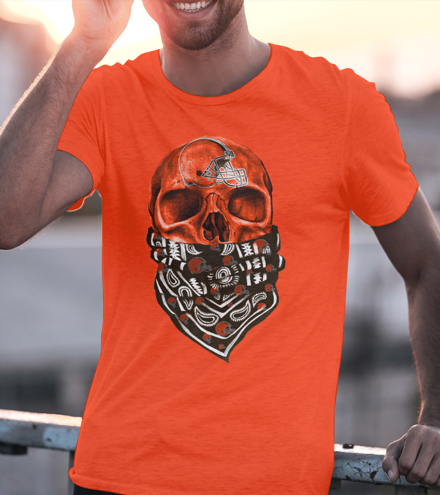 Cleveland Browns Skull With Helmet And Bandana T-Shirt