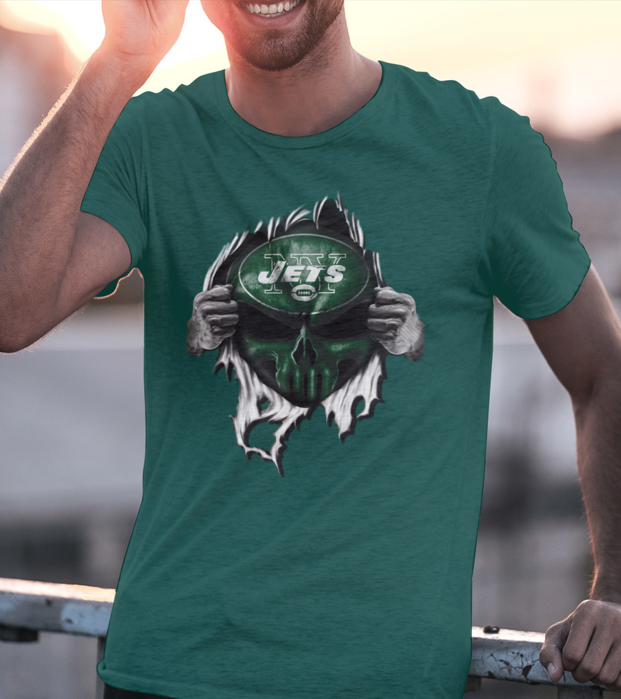New York Jets Skull Ripping Football Helmet T-Shirt