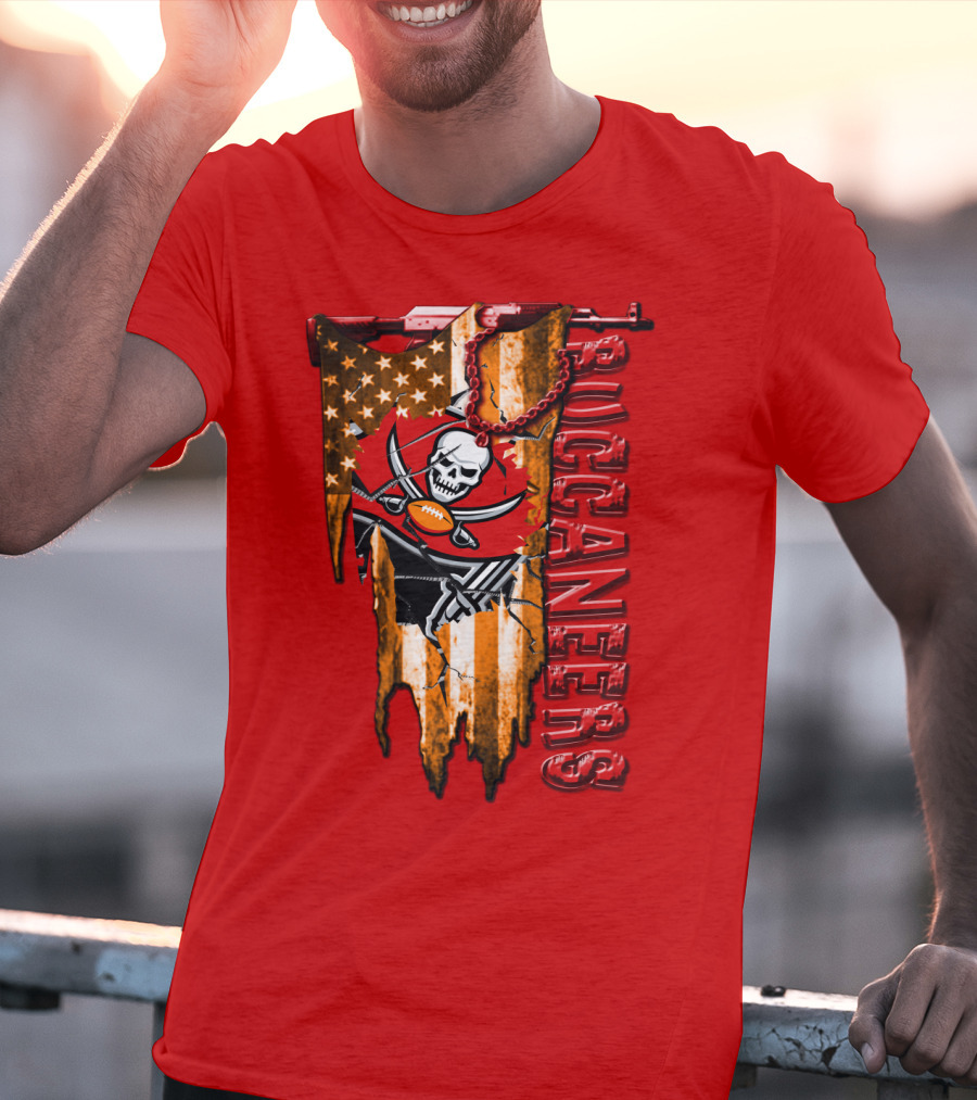 Tampa Bay Buccaneers American Flag Skull T-Shirt
