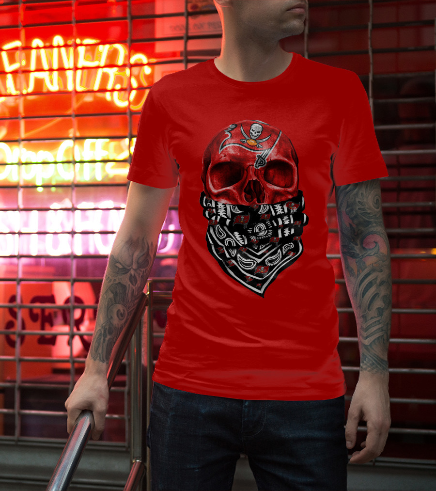 Tampa Bay Buccaneers Skull Bandana T-Shirt