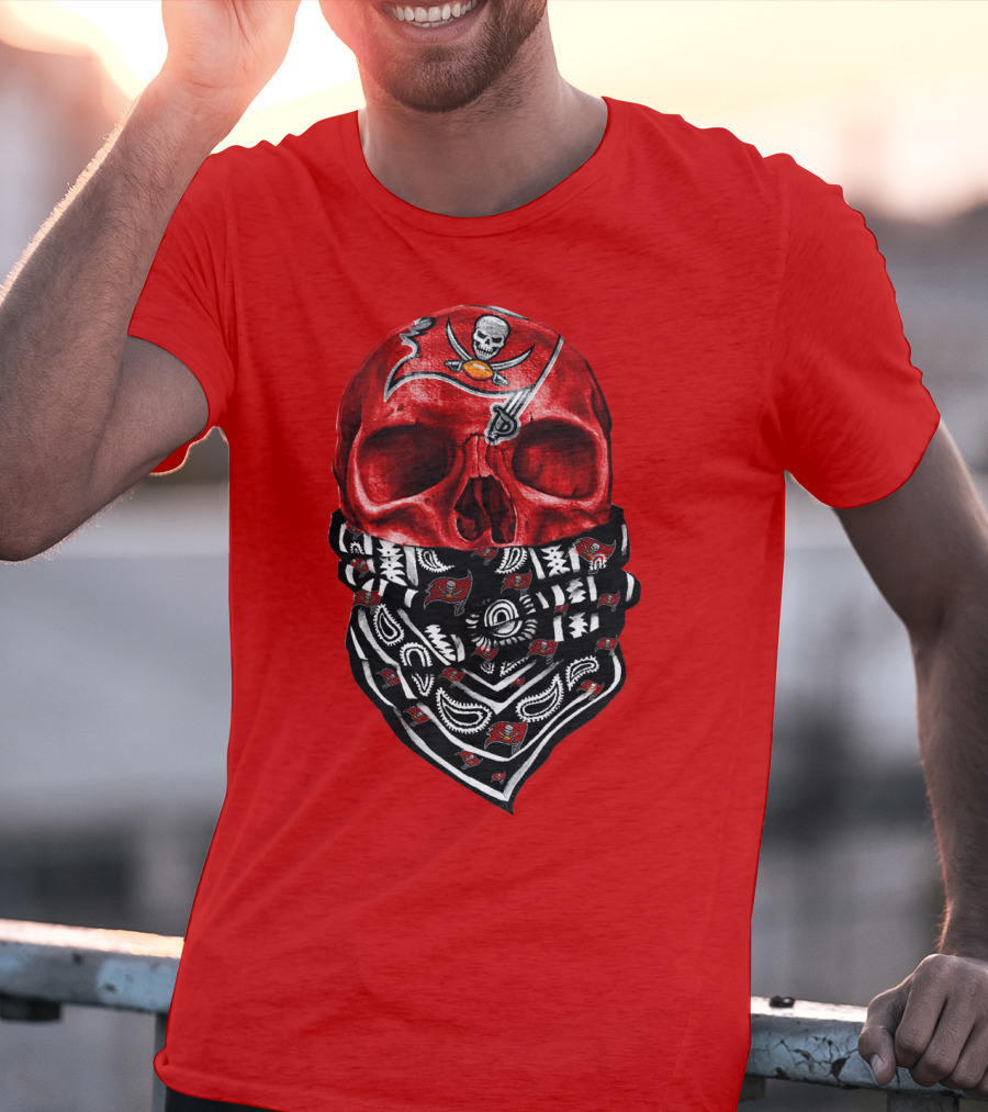 Tampa Bay Buccaneers Skull Bandana T-Shirt