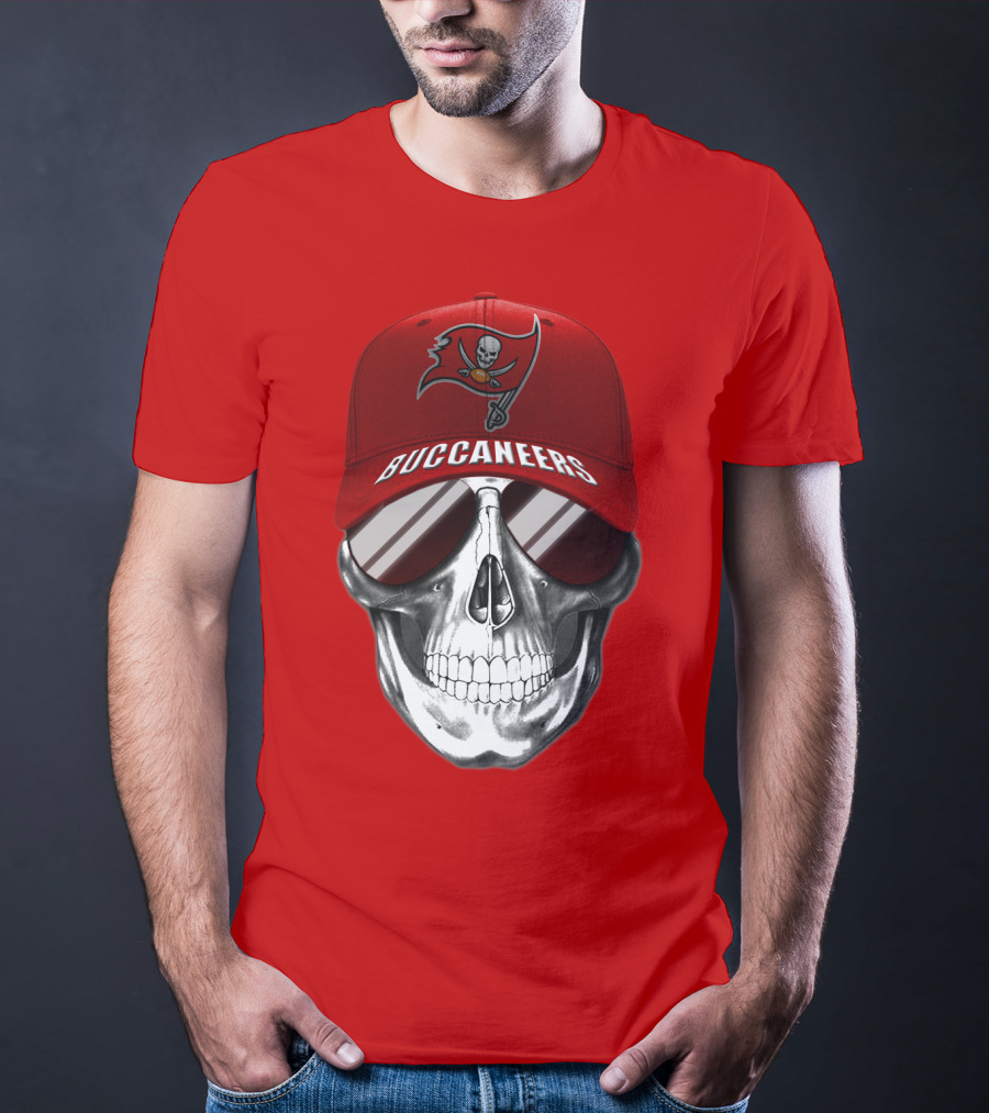 Tampa Bay Buccaneers Skull With Red Cap T-Shirt
