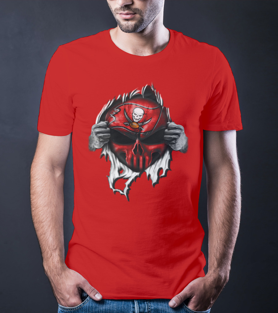 Tampa Bay Buccaneers Skull Face Peeling Back T-Shirt