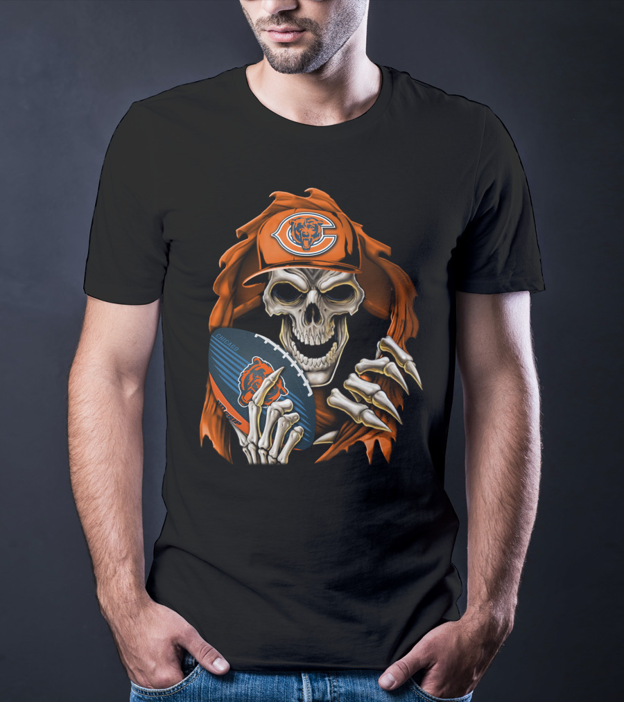Skullbong CHICAGO BEARS Skeleton Holding Football T-Shirt