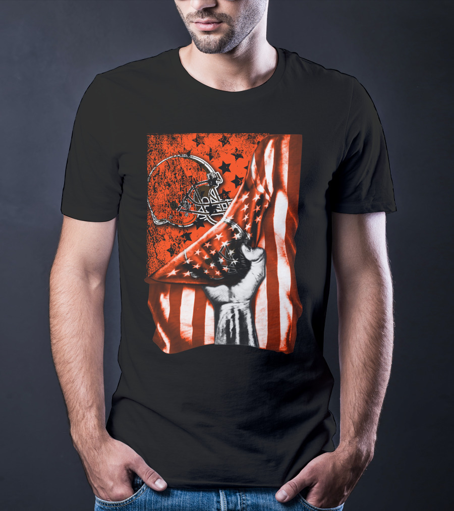 Cleveland Browns Helmet American Flag Stars Fist T-Shirt