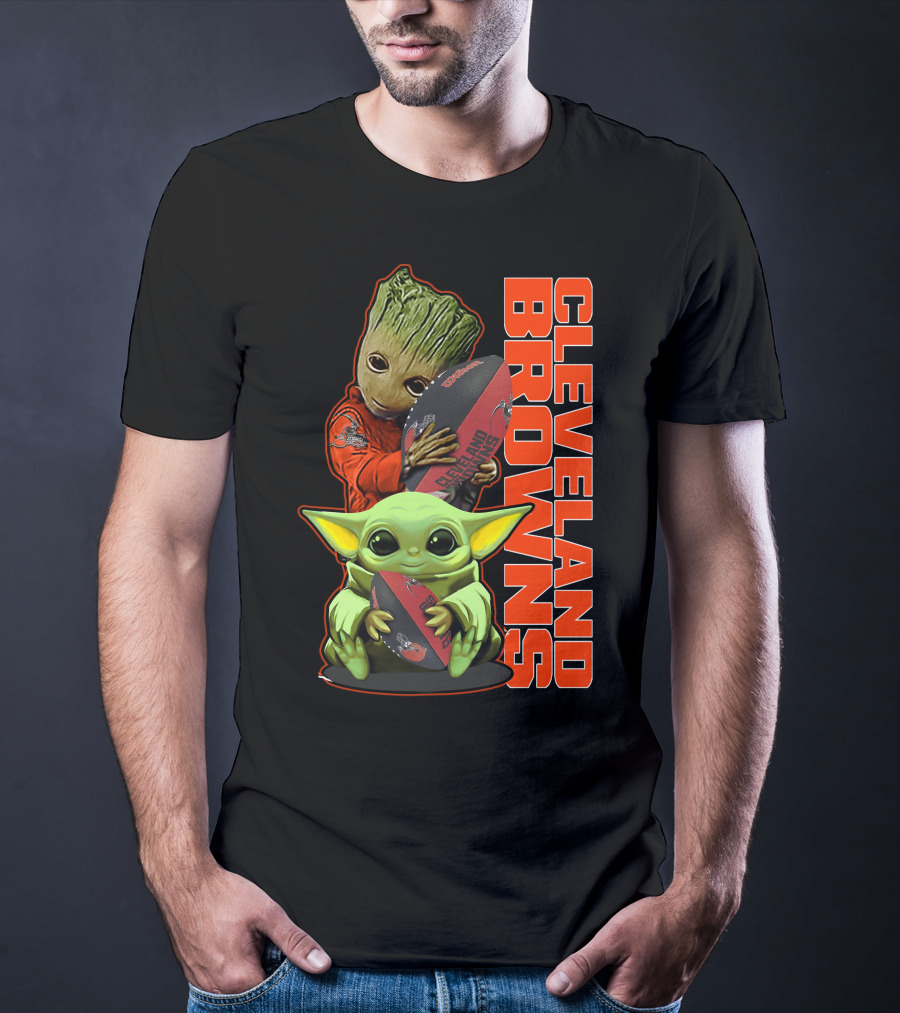 CLEVELAND BROWNS Groot And Baby Yoda Holding Football T-Shirt