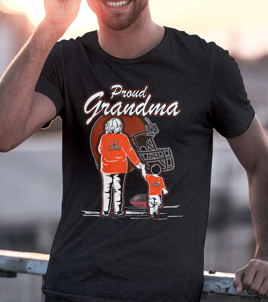 Proud Grandma Cleveland Browns Football Family Love T-Shirt