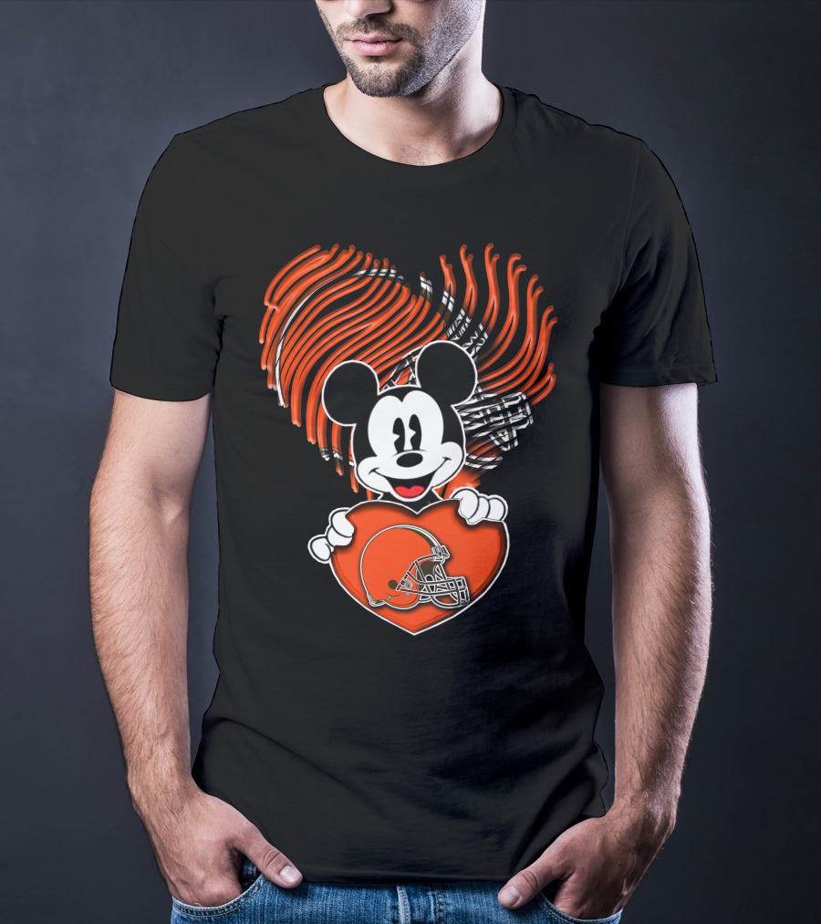 Mick CLEVELAND BROWNS Football Heart Icon With Mouse Character T-Shirt