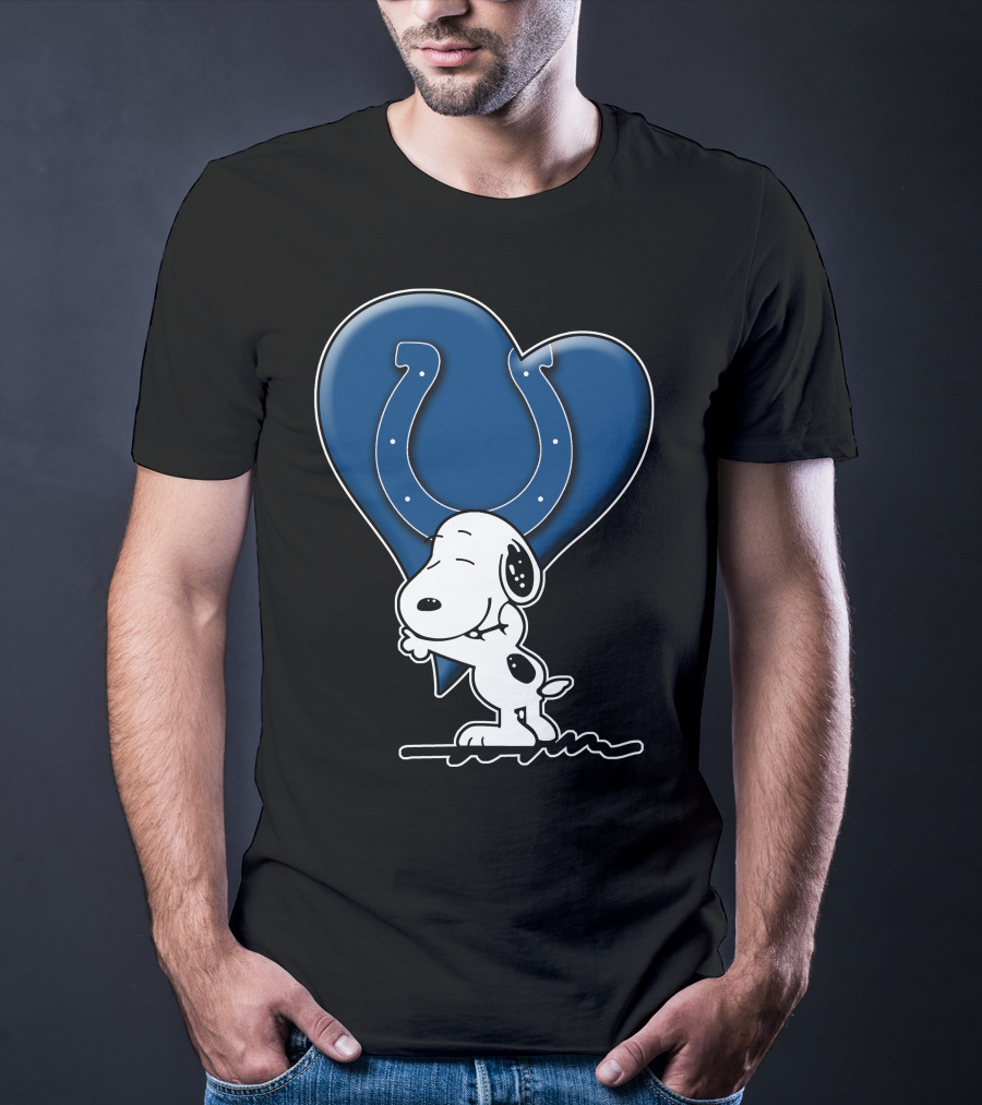 Snoopy Hugging Colts Horseshoe Heart Indianapolis Colts Snp T-Shirt