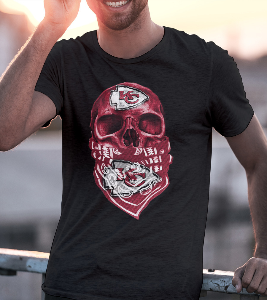 Kansas City Chiefs Skull Bandana T-Shirt