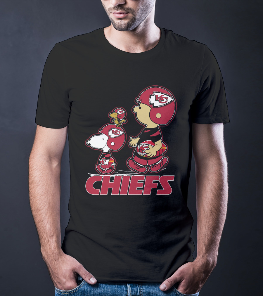 Snpfootball Kansas City Chiefs Snoopy Woodstock Helmet Charlie Brown T-Shirt
