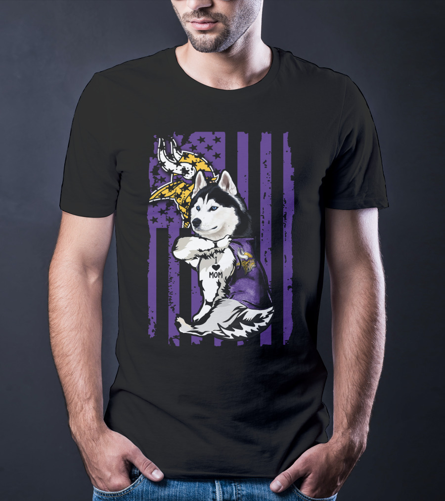 Siberian Husky Vikings Fan Mom Love With Purple Flag And Helmet T-Shirt