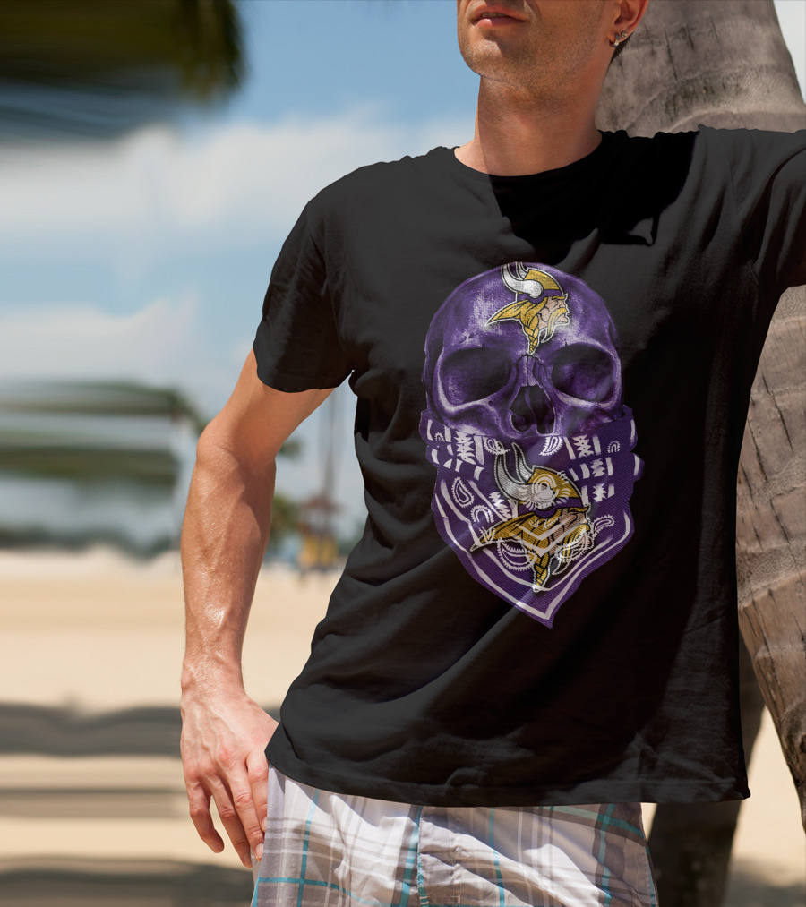 Skull Purple Bandana Minnesota Vikings NFL Football Team T-Shirt