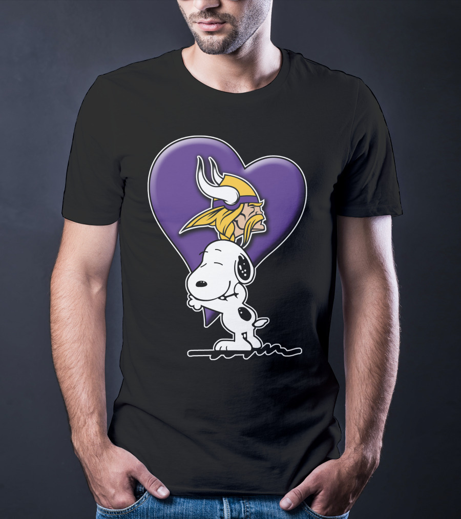 Snoopy Hugging Heart Minnesota Vikings T-Shirt