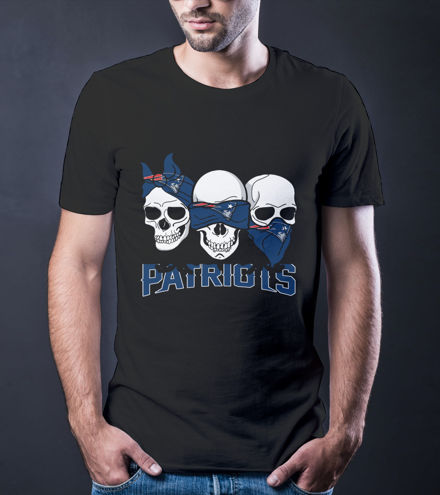 Patriots Skulls Three New England Helmets T-Shirt