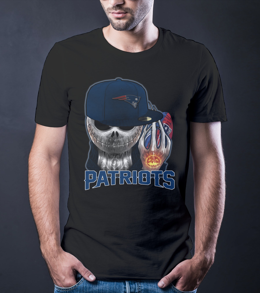 Jackskull New England Patriots Skull Football Fan T-Shirt