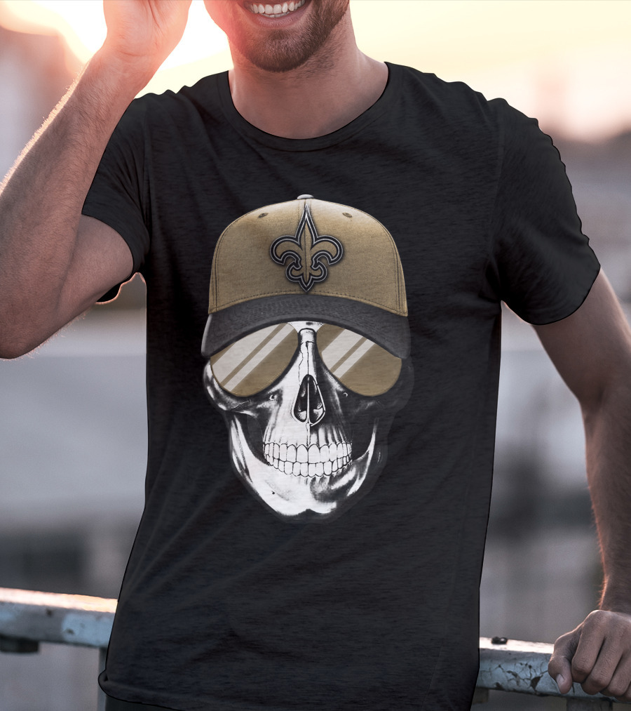 Skull V7 New Orleans Saints Fleur-de-Lis Hat And Sunglasses T-Shirt