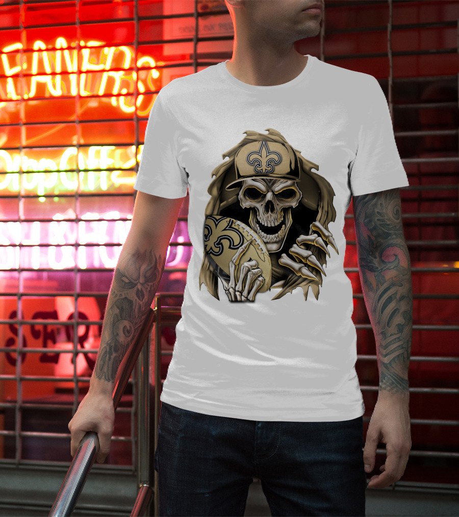 Skullbong New Orleans Saints Skeleton Holding Football With Fleur-de-Lis Cap T-Shirt
