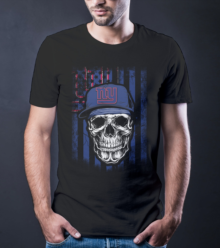 New York Giants Skull With Blue Hat And American Flag Background T-Shirt
