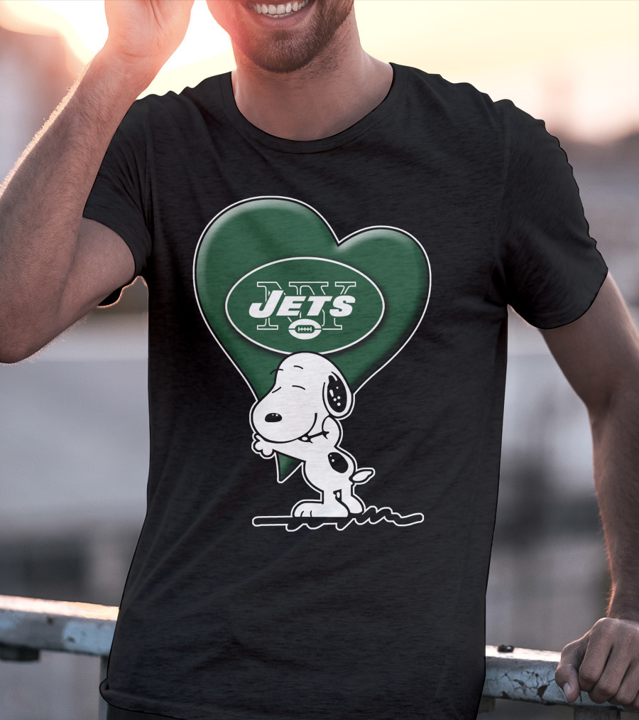 Snoopy Holding Heart Shaped New York Jets T-Shirt