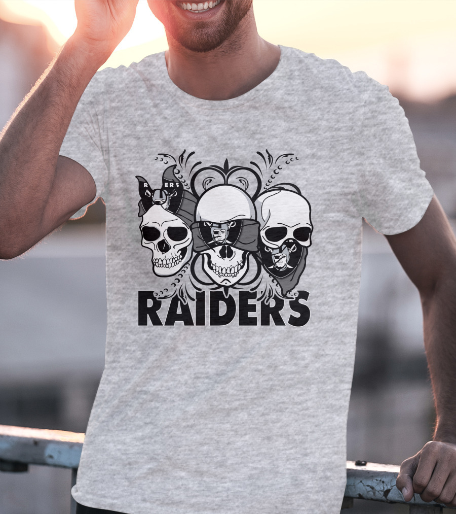 3 Skull Raiders T-Shirt