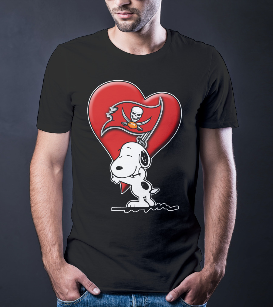 Snoopy Heart Tampa Bay Buccaneers Flag T-Shirt