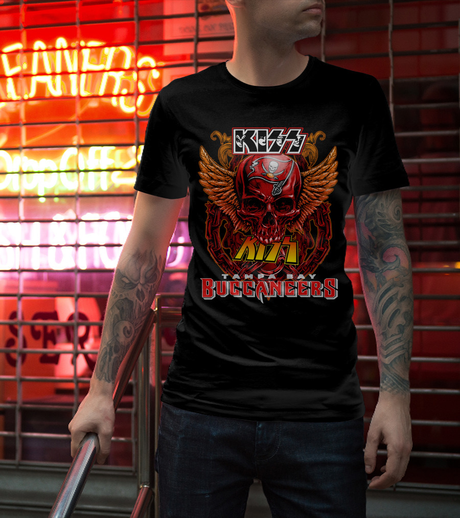 Kiss Tampa Bay Buccaneers Skull With Wings T-Shirt