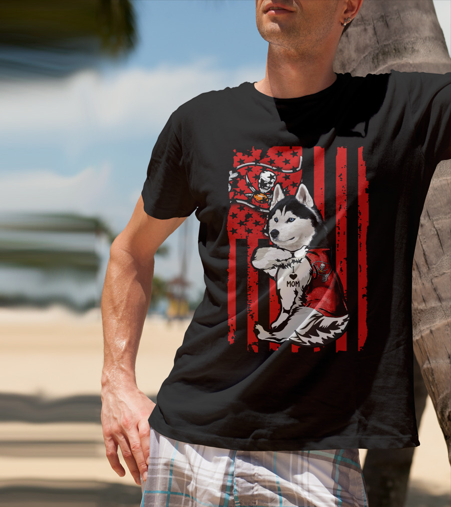 Siberian Husky Tampa Bay Buccaneers Heart Mom Flag T-Shirt