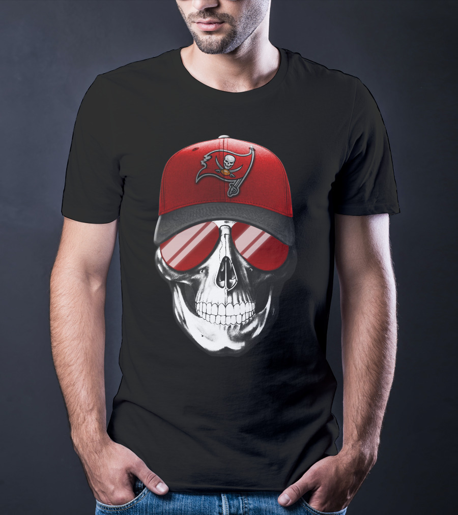Skull V7 Tampa Bay Buccaneers Red Cap Reflective Glasses T-Shirt