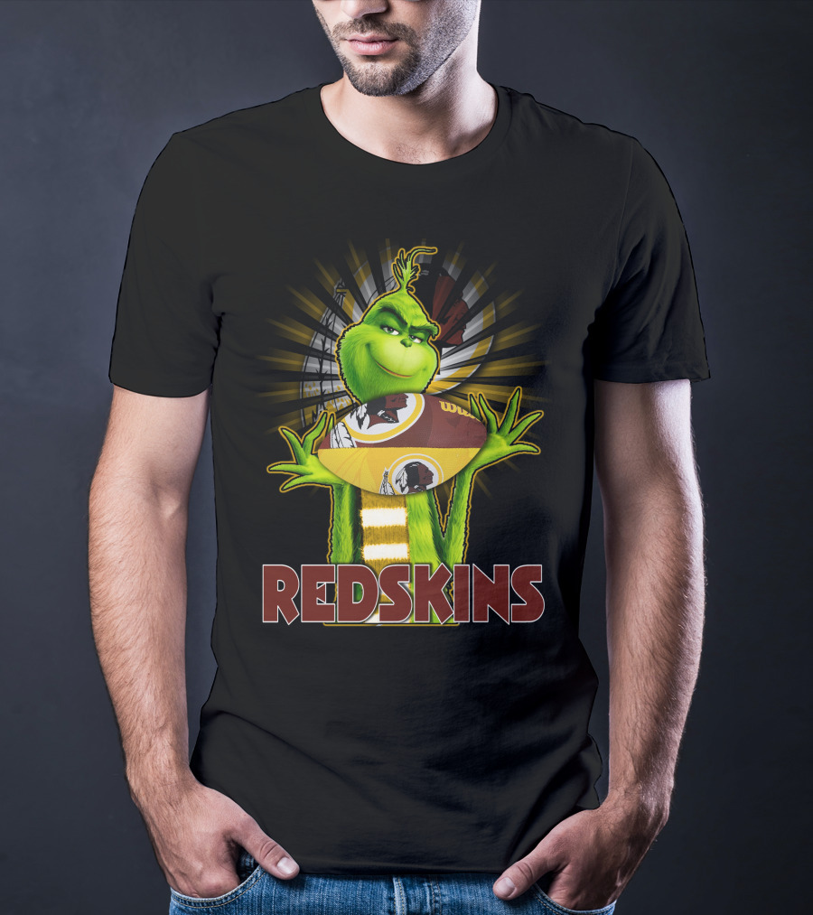 Grinch Holding Washington Redskins Football T-Shirt