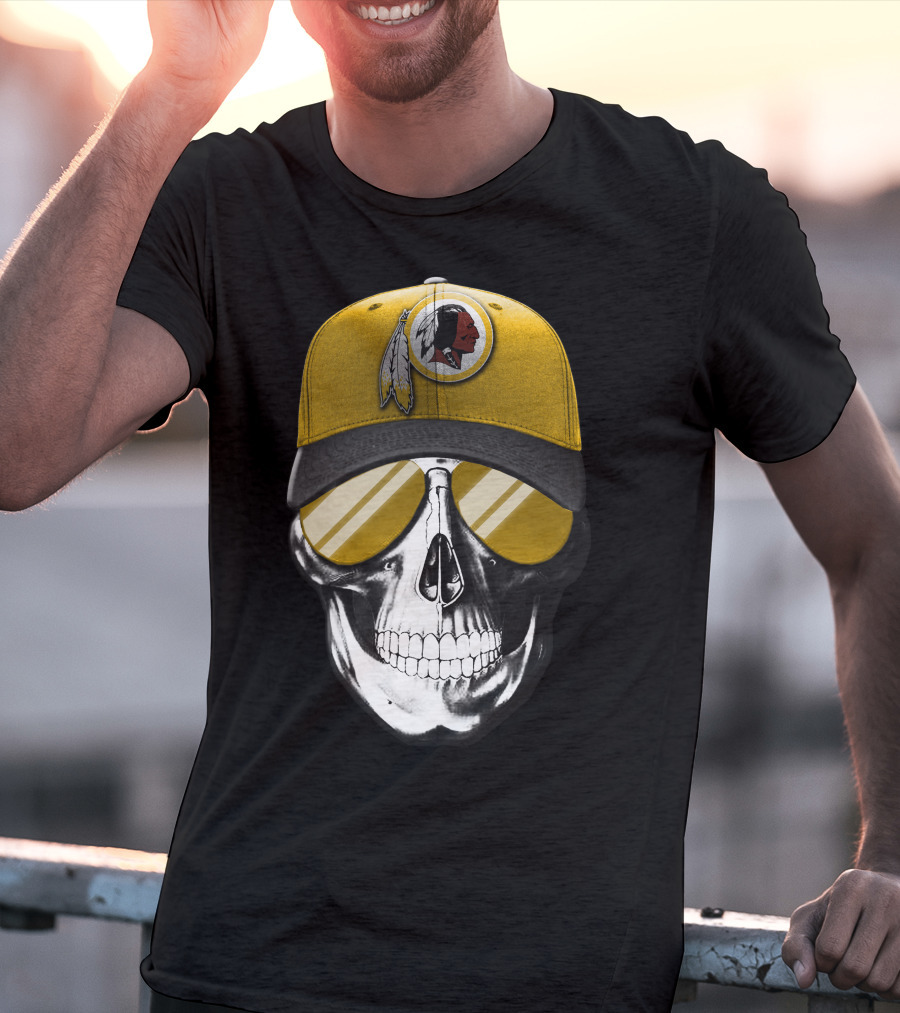 Skull V7 Washington Redskins Hat And Sunglasses T-Shirt