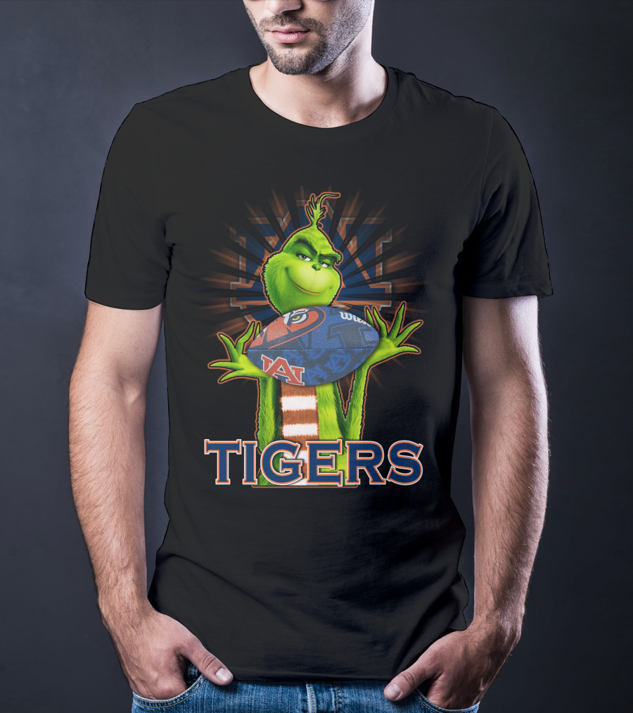Auburn Tigers Grinch Holding Football T-Shirt