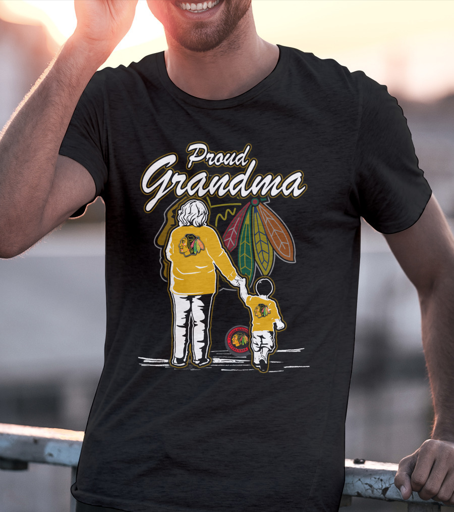 Proud Grandma Chicago Blackhawks Family Holding Hands T-Shirt