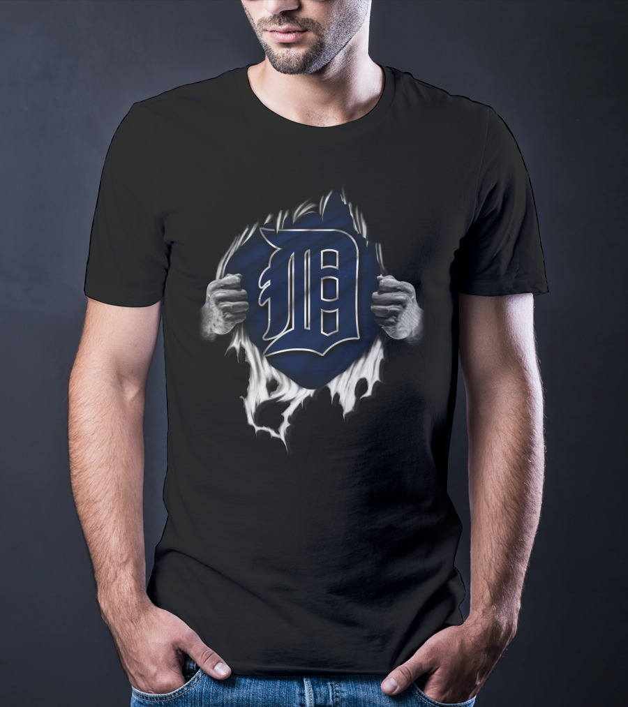 Detroit Tigers Logo Torn Background T-Shirt