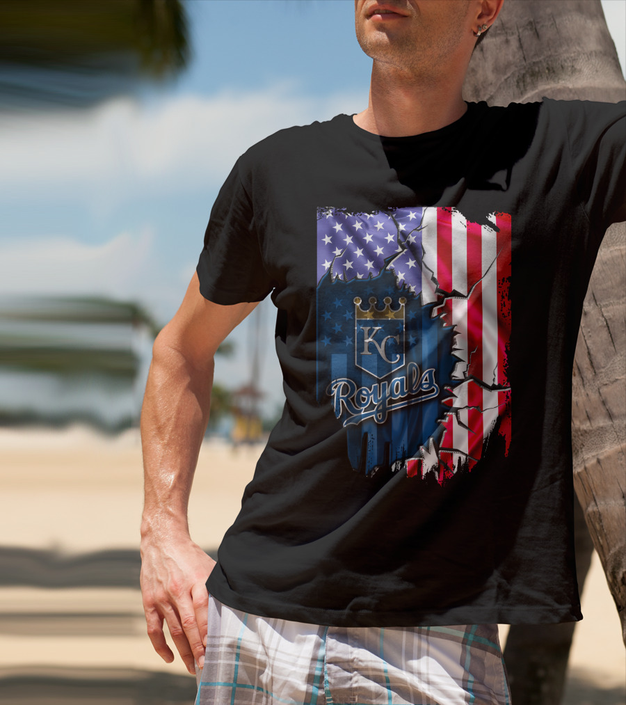 Kansas City Royals Logo With American Flag Background T-Shirt