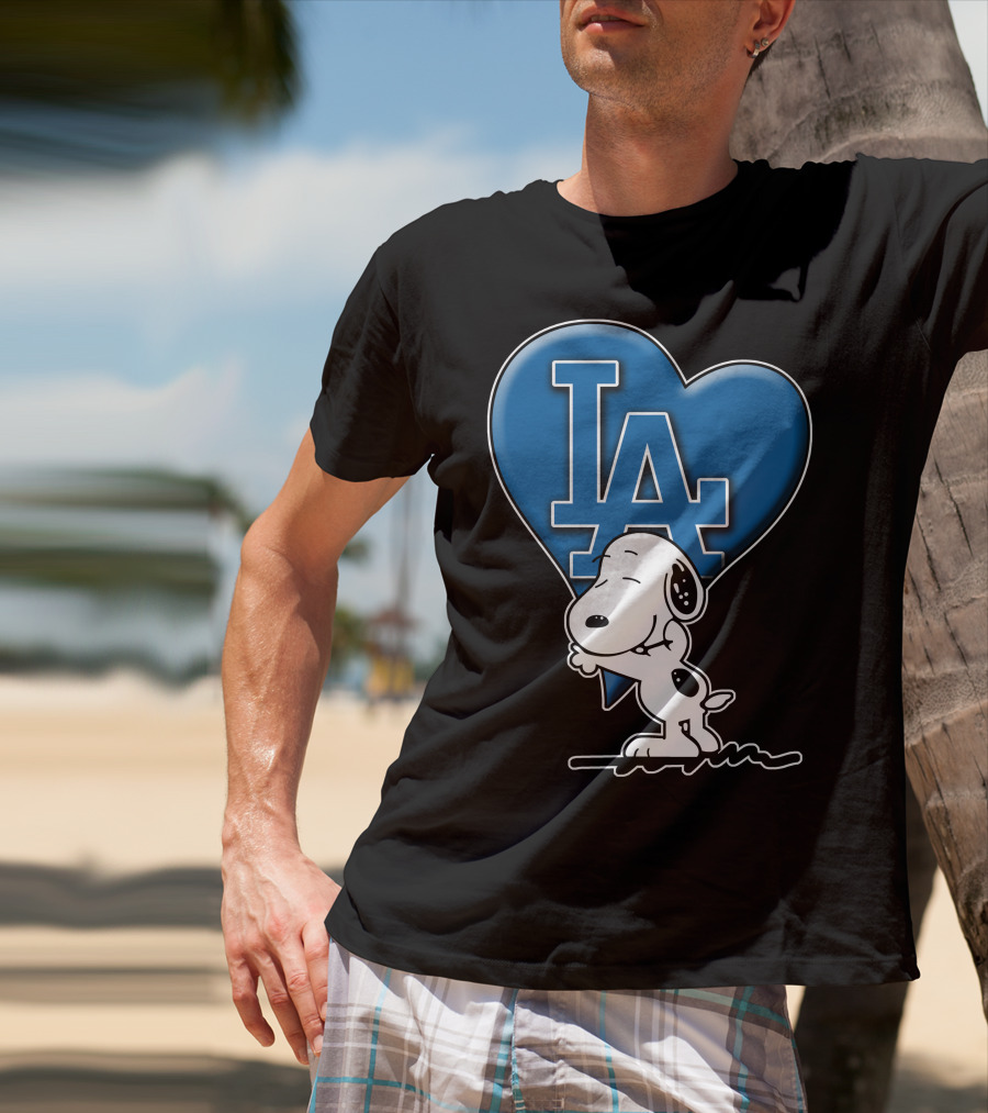 Snoopy Hugging La Dodgers Heart Snp V1 Los Angeles Dodgers T-Shirt
