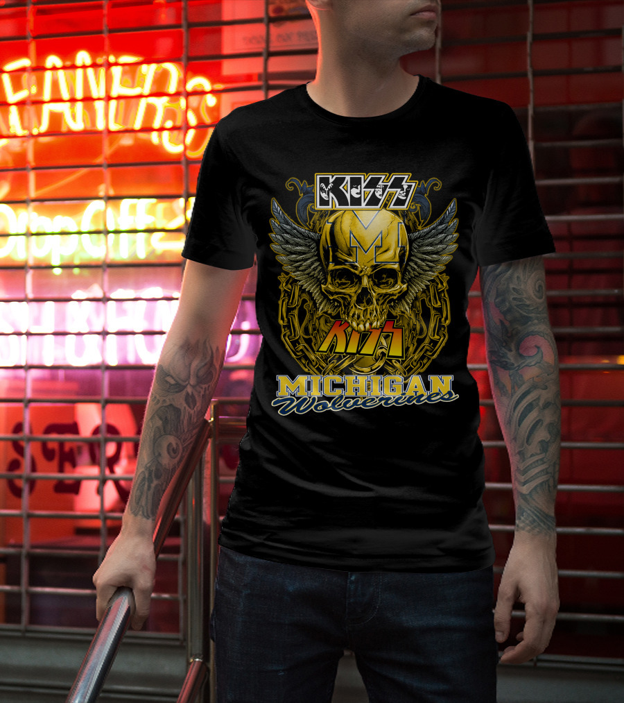 Kiss Michigan Wolverines Skull With Wings And Chains T-Shirt