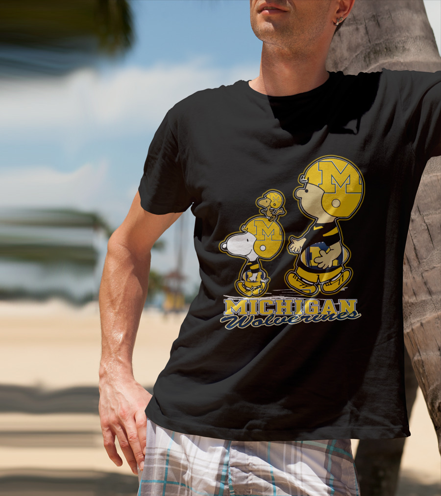 Snpfootball Michigan Wolverines Peanuts Characters Charlie Brown Snoopy Woodstock T-Shirt