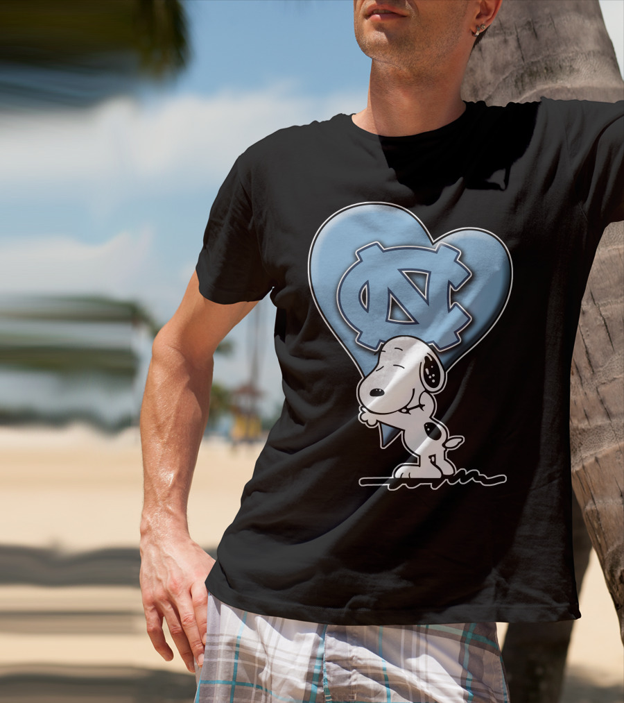 Snoopy Hugging North Carolina Tar Heels Logo Heart T-Shirt
