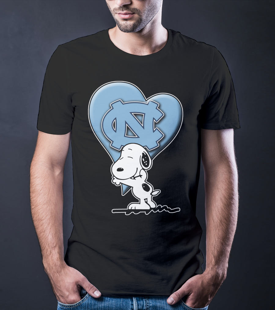 Snoopy Hugging North Carolina Tar Heels Logo Heart T-Shirt