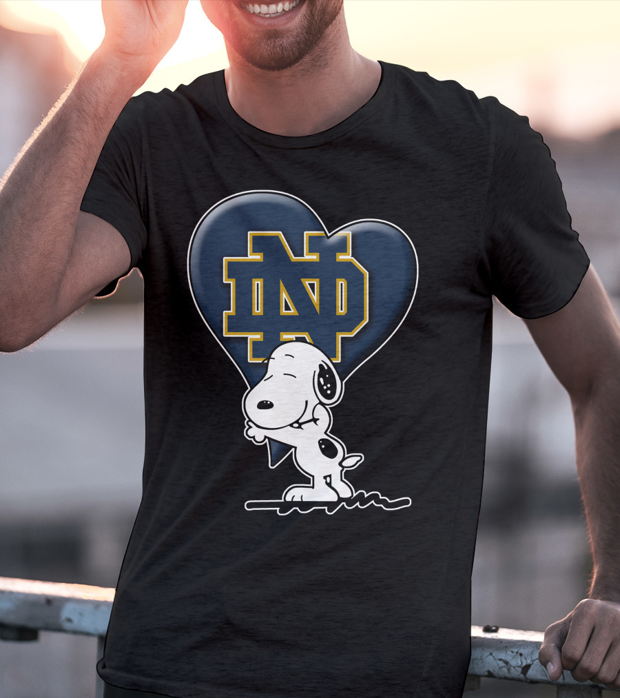 Snoopy Heart Hug Notre Dame Fighting Irish Nd T-Shirt