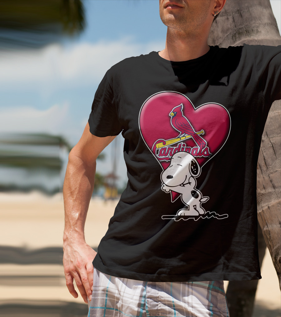 Snp V1 St. Louis Cardinals Heart With Snoopy Hugging T-Shirt