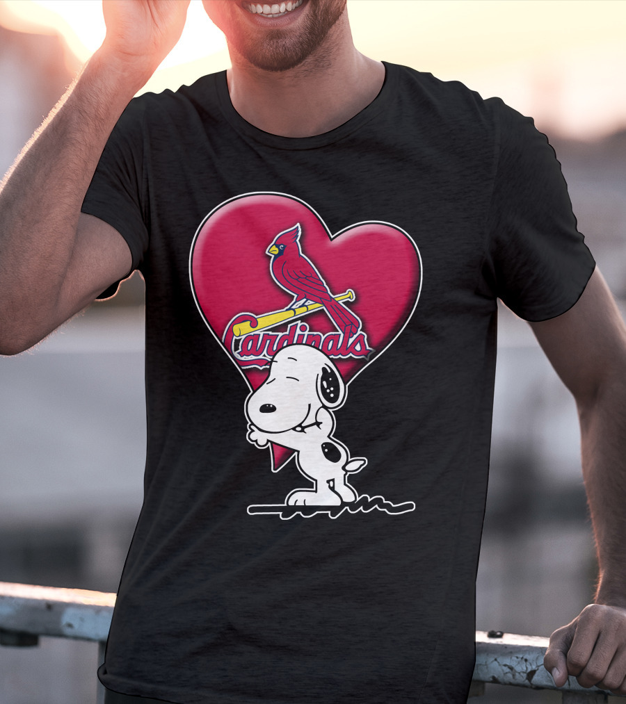 Snp V1 St. Louis Cardinals Heart With Snoopy Hugging T-Shirt