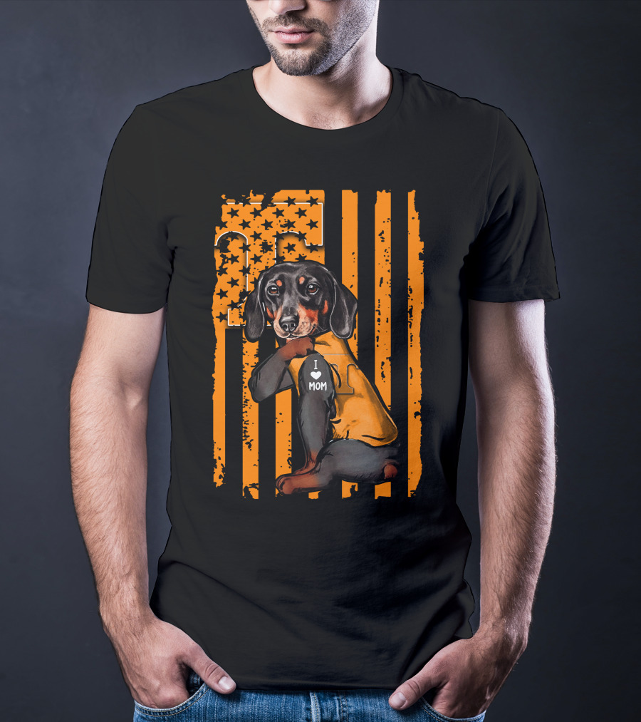Dachshund In Tennessee Volunteers Gear With I Love Mom Message T-Shirt