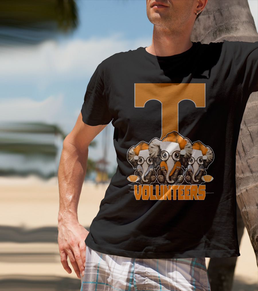 Three Elephants With Santa Hats Tennessee Volunteers T-Shirt