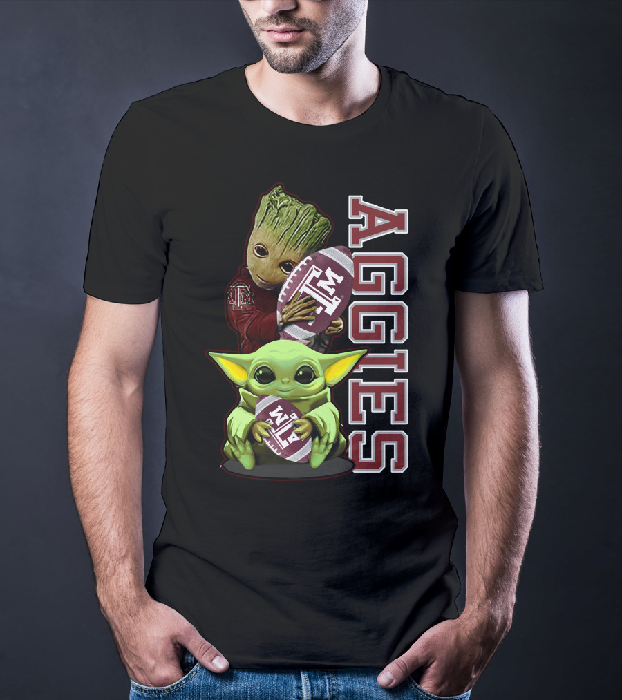 Grzd Texas A&M Aggies Groot And Baby Yoda Holding Football T-Shirt