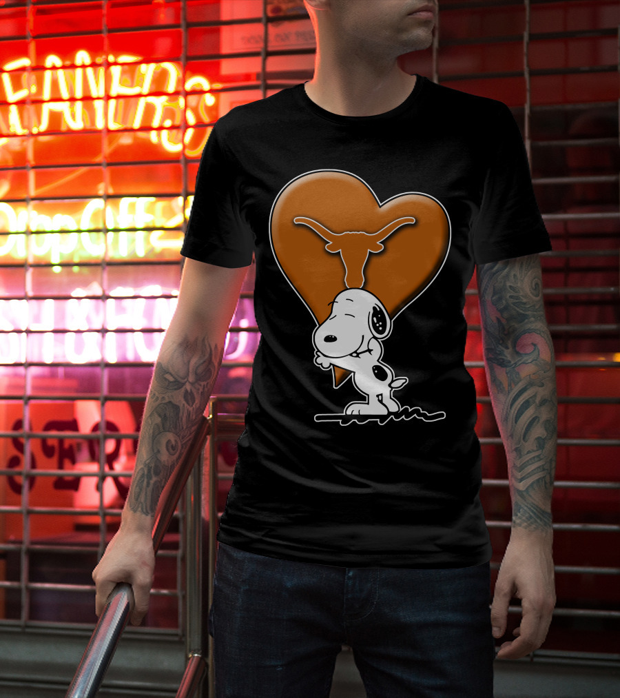 Snoopy Love Texas Longhorns Heart Snoopy Hug T-Shirt